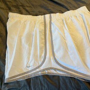 Nike Tempo Dri-Fit Shorts 2X Plus Size White